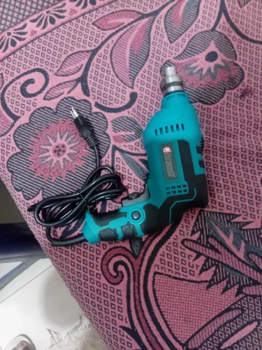 Vendo essa furadeira parafusadeira nova,110