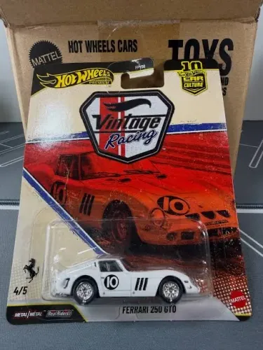 Hot Wheels Premium Ferrari 250 GTO Vintage Racing | Mattel