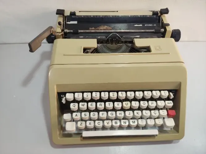 Com Defeito LEIA a Descrição do anuncio - Máquina Escrever Olivetti Studio 45 7b8 (Usado