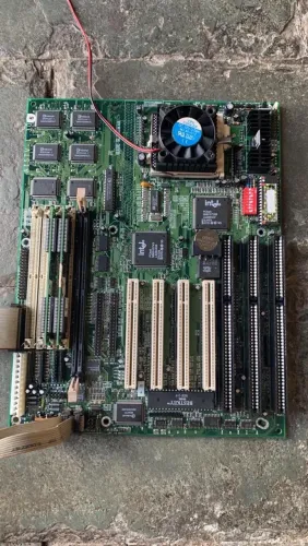 Kit placa mãe Intel AI5TV-D2-0617,Pentium 233MM,16 mega memória