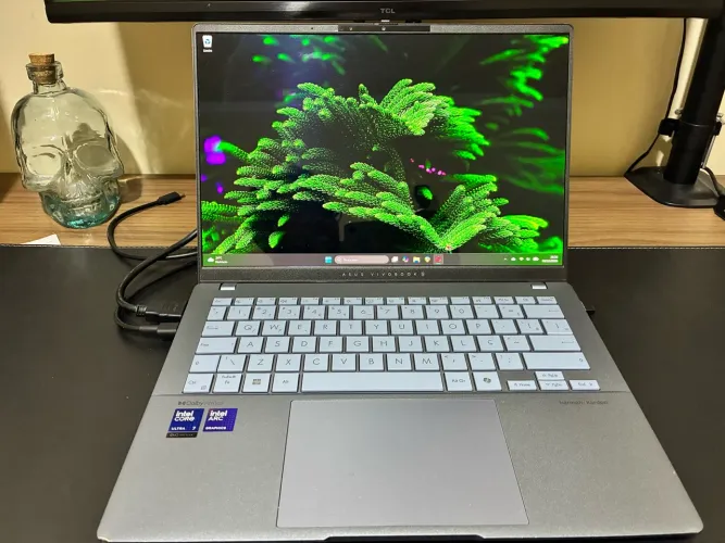 Asus Vivobook S14 OLED