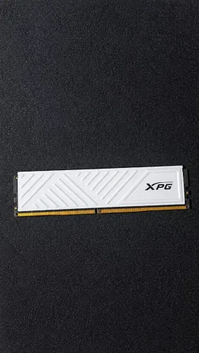 Memória RAM XPG DDR4 16GB 3200MHz 