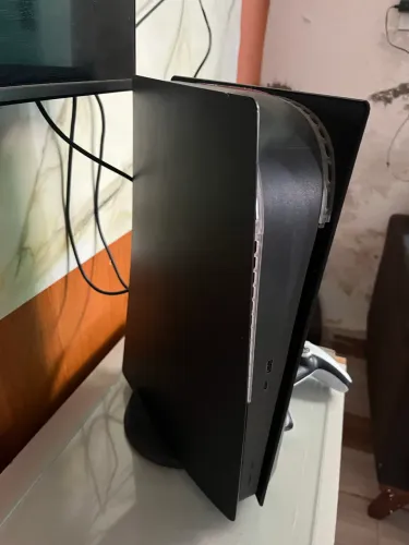PS5 1TB + 2 Controles + 2 Capas | R$ 4.000