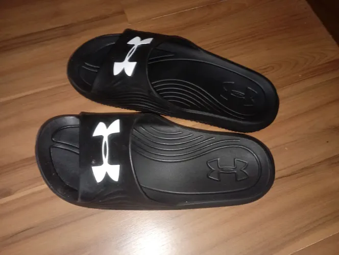 Chinelo Nuvem Under Armour Novo - Tamanho 42/43