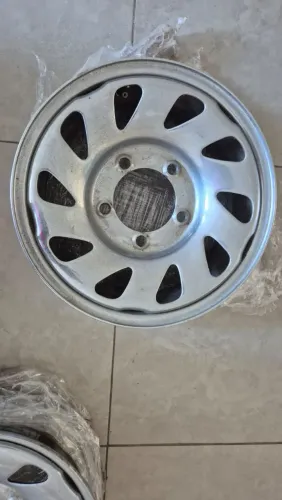 Rodas Originais Suzuki Vitara antigo serve tb pro Jimny
