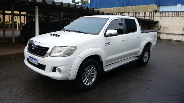 Toyota Hilux CD SRV D4-d 4X4 3.0 TDI Diesel AUT 2015