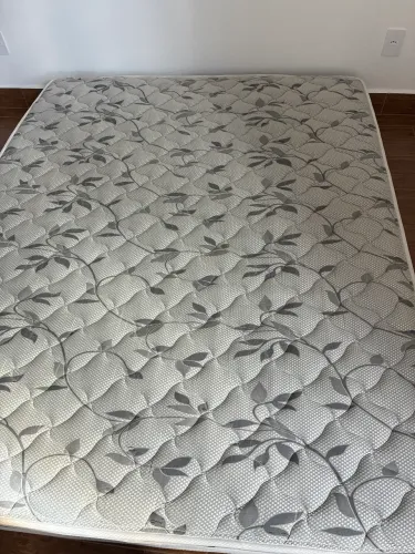 Colchão queen Castor