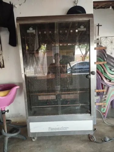 MÁQUINA DE ASSAR FRANGO PROGÁS 5 ESPETOS 