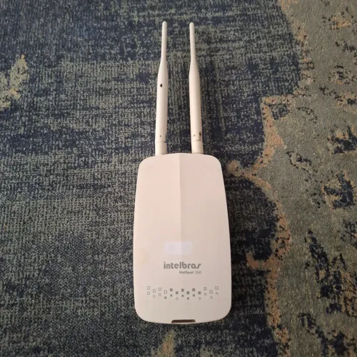 Roteador wireless corporativo Intelbras Hotspot 300.