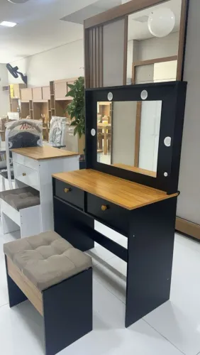 PENTEADEIRA CAMARIM LIVIA COM LED