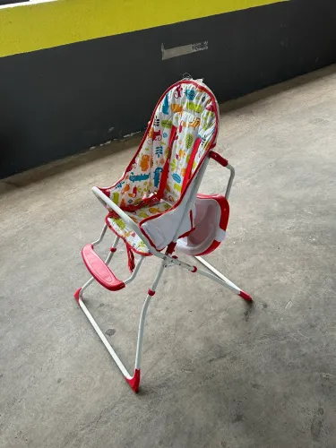 Cadeirinha de alimentação infantil