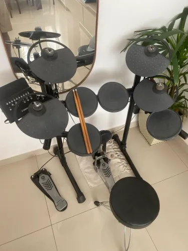 BATERIA ELETRÔNICA YAMAHA DTX 430k