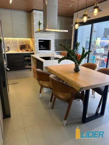 CASA EM CONDOMÍNIO à venda, 4 quartos, 4 suítes, 2 vagas, GRANJA MARILEUSA - Uberlândia/MG
