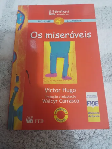 Livro Os miseráveis volume 4 (clássico) do autor Victor Hugo semi-novo