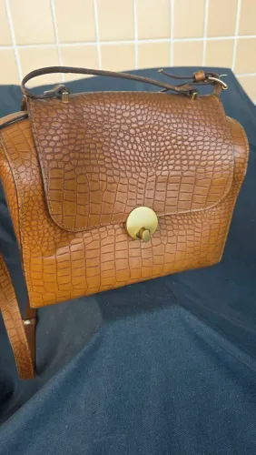Bolsa classe 100% couro
