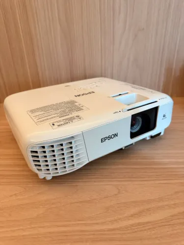 Projetor Epson Powerlite E20