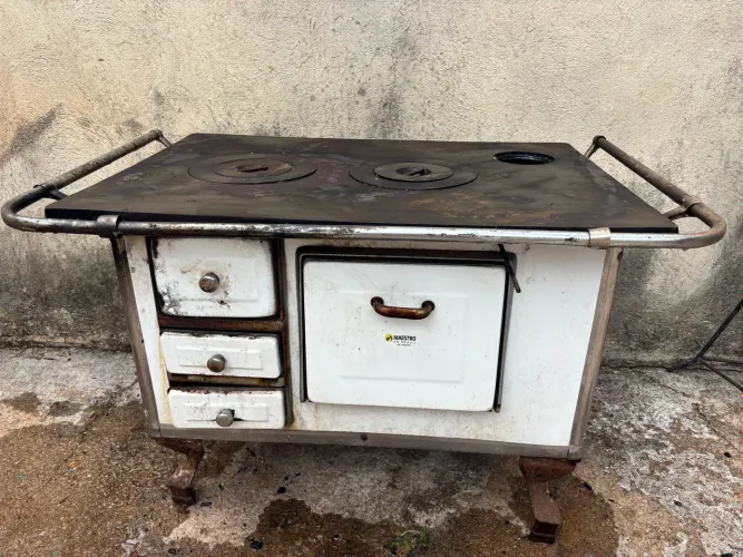 Fogão a lenha compacto maestro 2 bocas forno