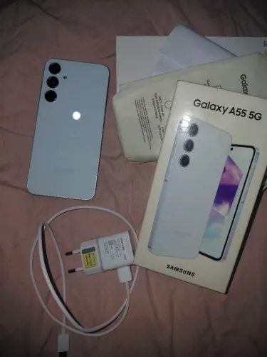 Celular Samsung A55 5gb 256g em otimo estado valor 1.200