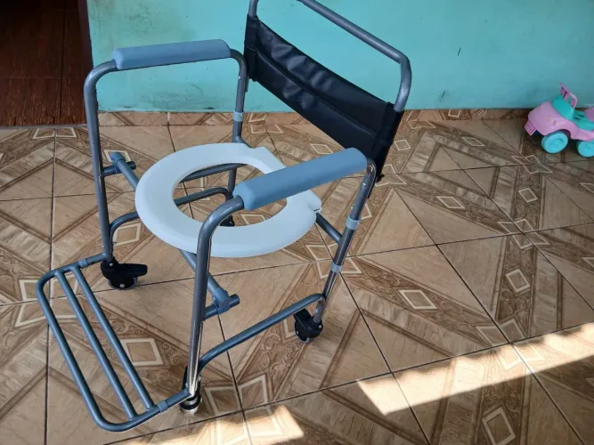 Cadeira de rodas para idosos