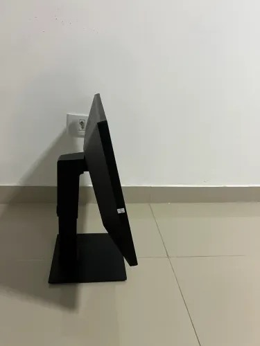 Monitor intregado com computador 