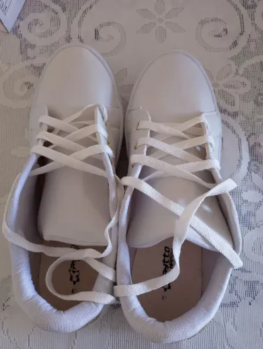 Tênis feminino