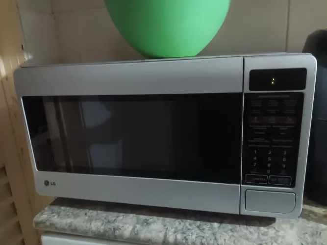 Microondas LG 30L muito bom funcionando perfeitamente