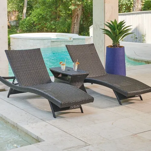 Conjunto de espreguiçadeiras para decoração
