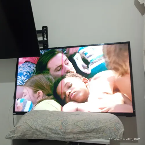 TV Philco para vender ela é smart mais pega melhor com TV Box está com a manchinha na tela