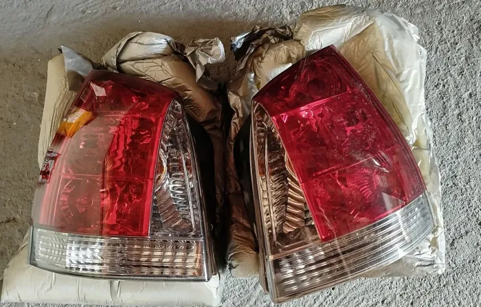 Vendo par de lanterna traseira original do Palio fire