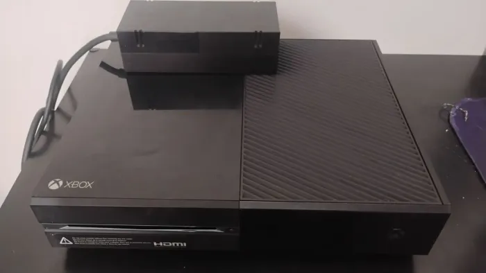 Xbox one FAT com fonte