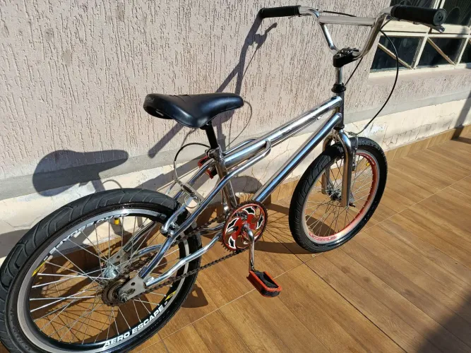 Bicicleta cromada aro 20