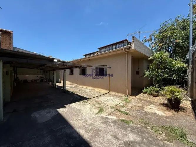 Casa à venda com 03 quartos no bairro Nova Cachoeirinha