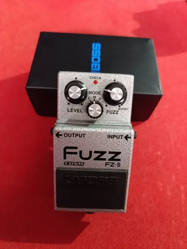 Pedal de guitarra Boss FUZZ Fz-5