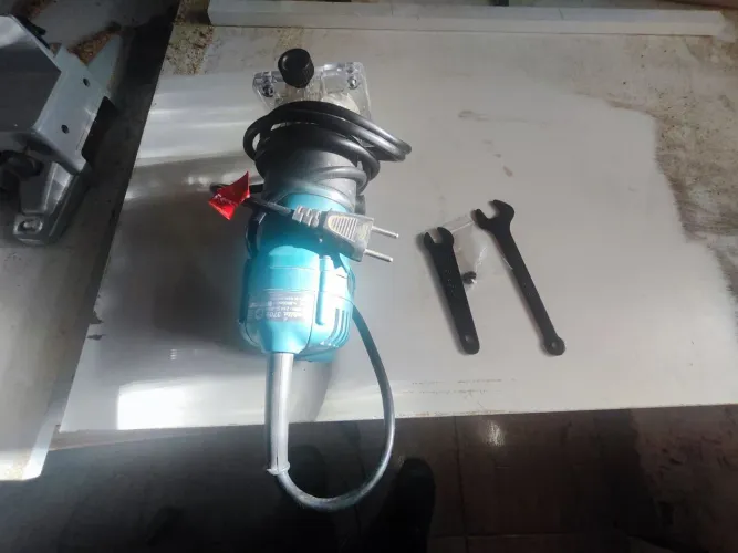 Tupia makita 220v