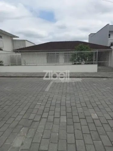 CASA PLANA no VILA NOVA com 4 quartos para LOCAÇÃO, 144 m²