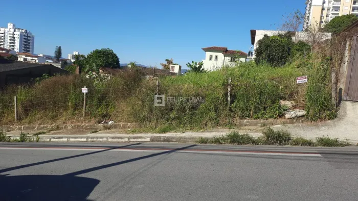 Lote / Terreno em Barreiros - São José, SC