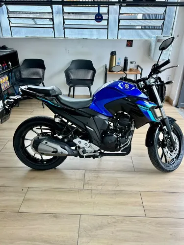 FZ 25 IMPECÁVEL APENAS 18.000 KM E NA GARANTIA DE FÁBRICA!!!!