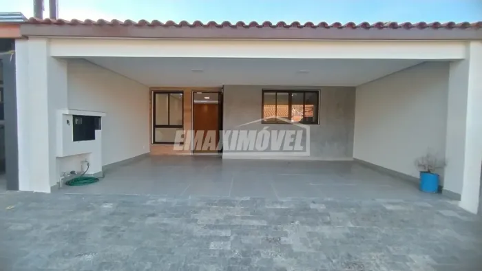Casa com 3 quartos à venda, sendo 1 suíte, 142 m² de área construída no condomínio parque