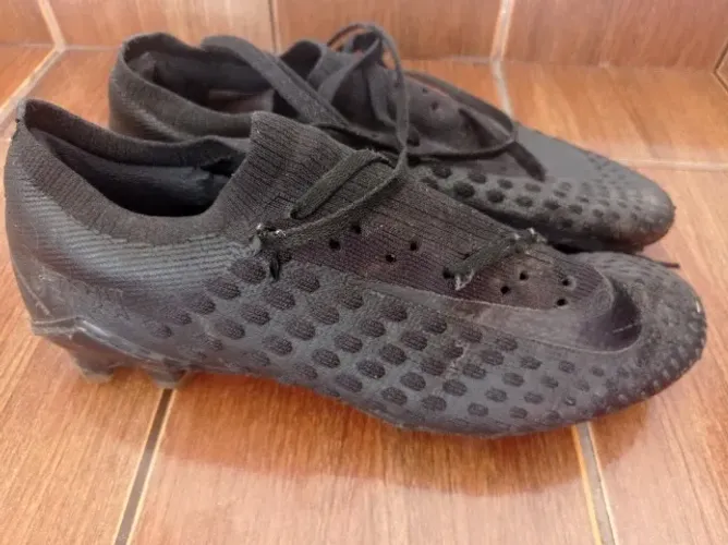 Chuteiras de Campo de Futebol