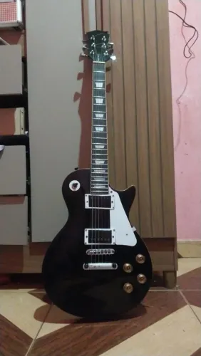 Vendo GUITARRA funcionando tudo ok