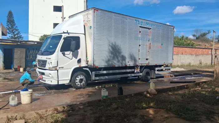 Caminhão acello bau todo revisado