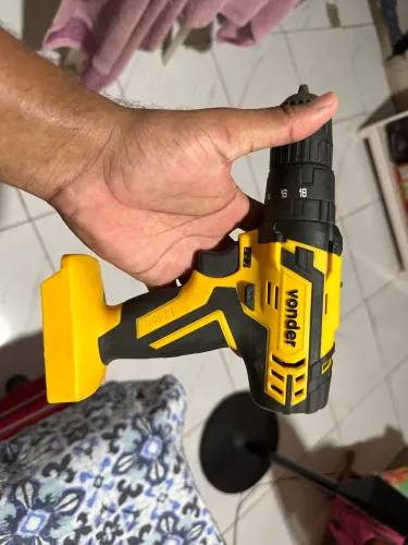 Parafusadeira VONDER 12v Impacto NÃO TEM BATERIA