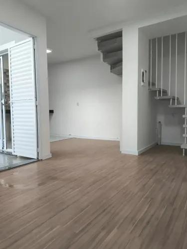 Casa de condomínio disponível para locação em Cotia