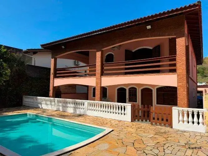 Sobrado em São Sebastião