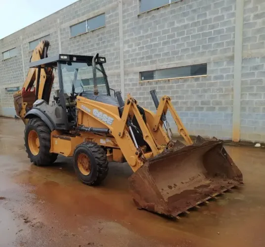 Retroescavadeira Case 580N - Ano 2012