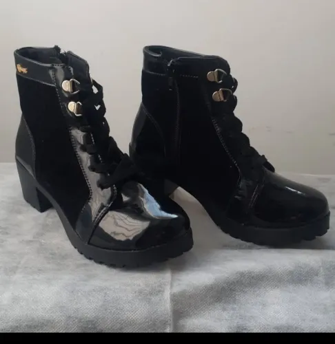 Bota coturno verniz