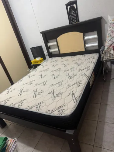 Cama casal com colchão