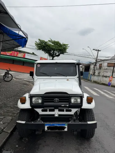 Toyota Band.Picape CD 2P Chassi Longo Diesel 1990