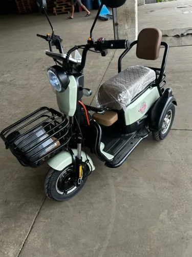 Triciclo elétrico