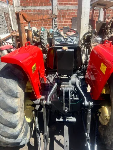 Trator Yanmar 1050